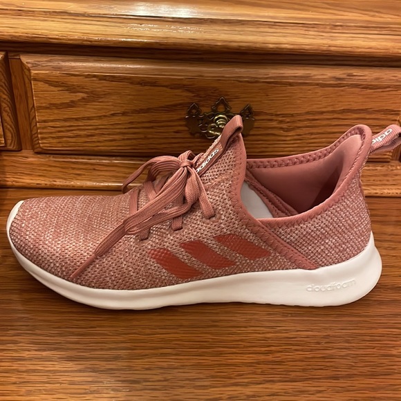 Adidas Tennis Shoes - Picture 2 of 9